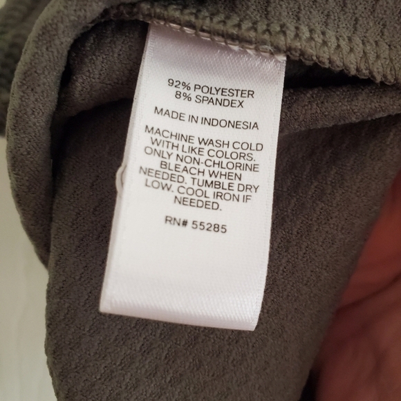 NWT EXPRESS Mock Neck Sleeveless Top size XS - Picture 5 of 5